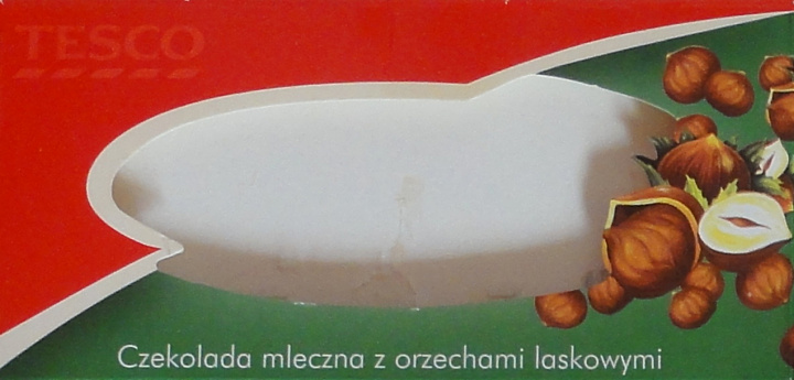 Tesco poziom czekolada mleczna z orzechami laskowymi.jpg